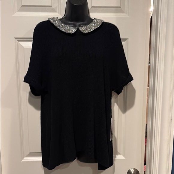 Elle Elegant Black Top with Silver Collar XL - New with Tags - Picture 1 of 4